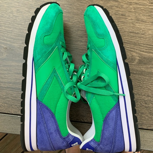 Brooks green and blue tennis shoe. Size 10.5 - Picture 3 of 14